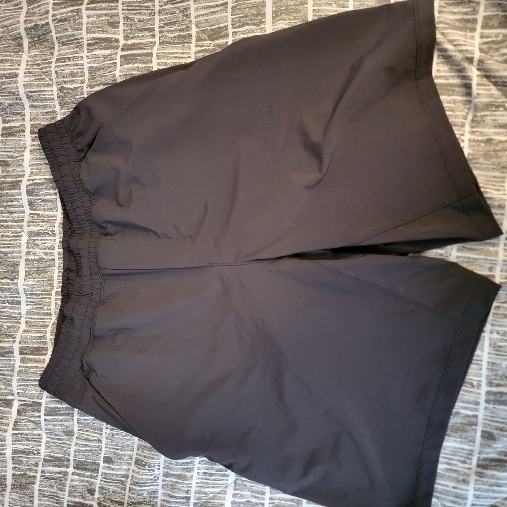 Lululemon Athletica Black Bermuda Shorts Lightweight Athletic